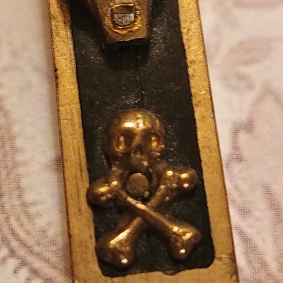 Antique Metal Brass & Ebony Wood Skull & Crossbone 5"x2.5" Crucifix Cross Rosary - Picture 2 of 5